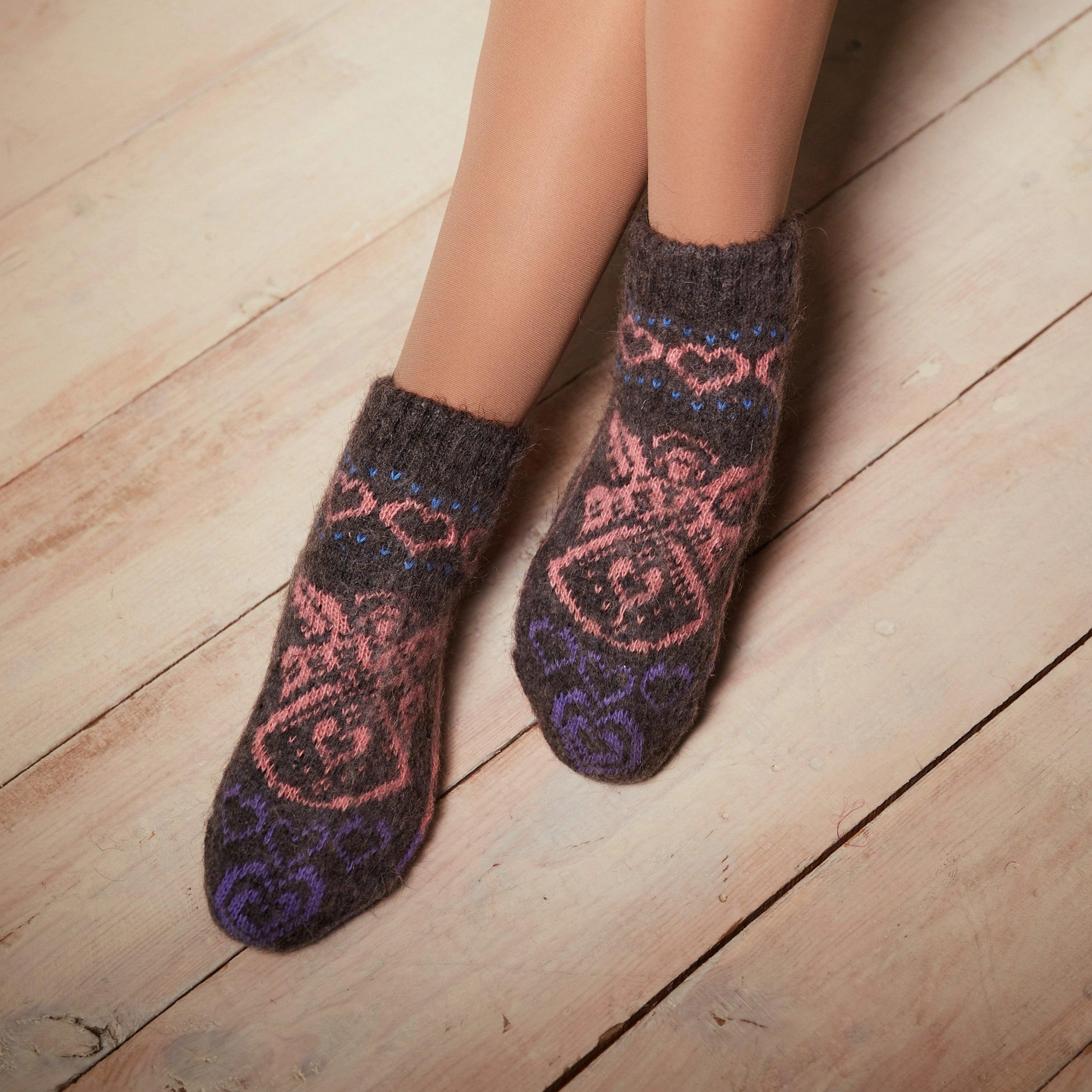 Cozy Angel Goat Wool Socks: Softest Women's Low-Cut Comfort!